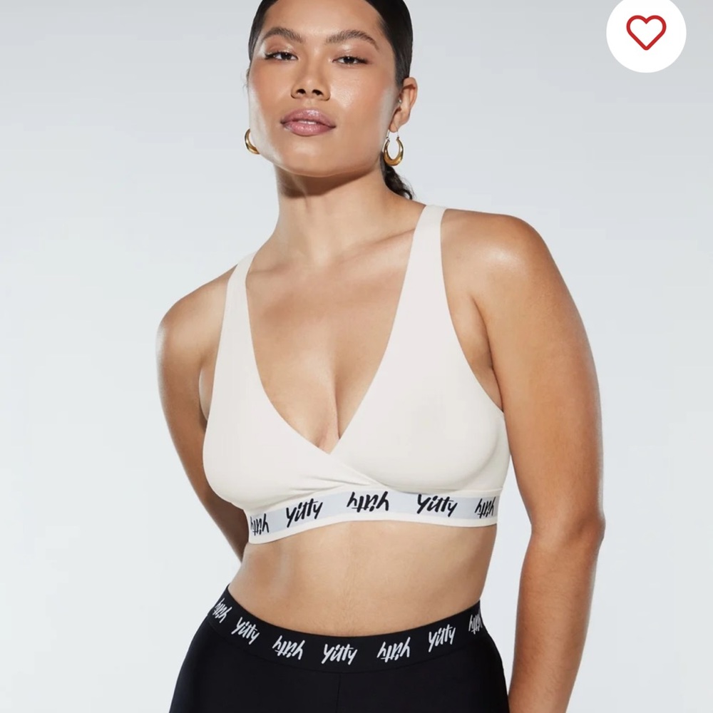 Yitty bra. MAJOR LABEL SMOOTHING CROSS-FRONT BRALETTE